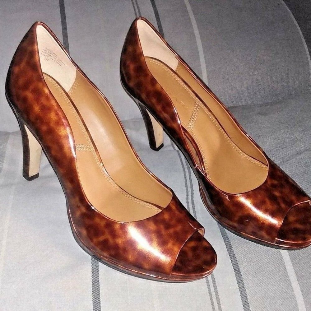 Tahari "Senora" Brown Tortoise Peep Toe Pumps 9M